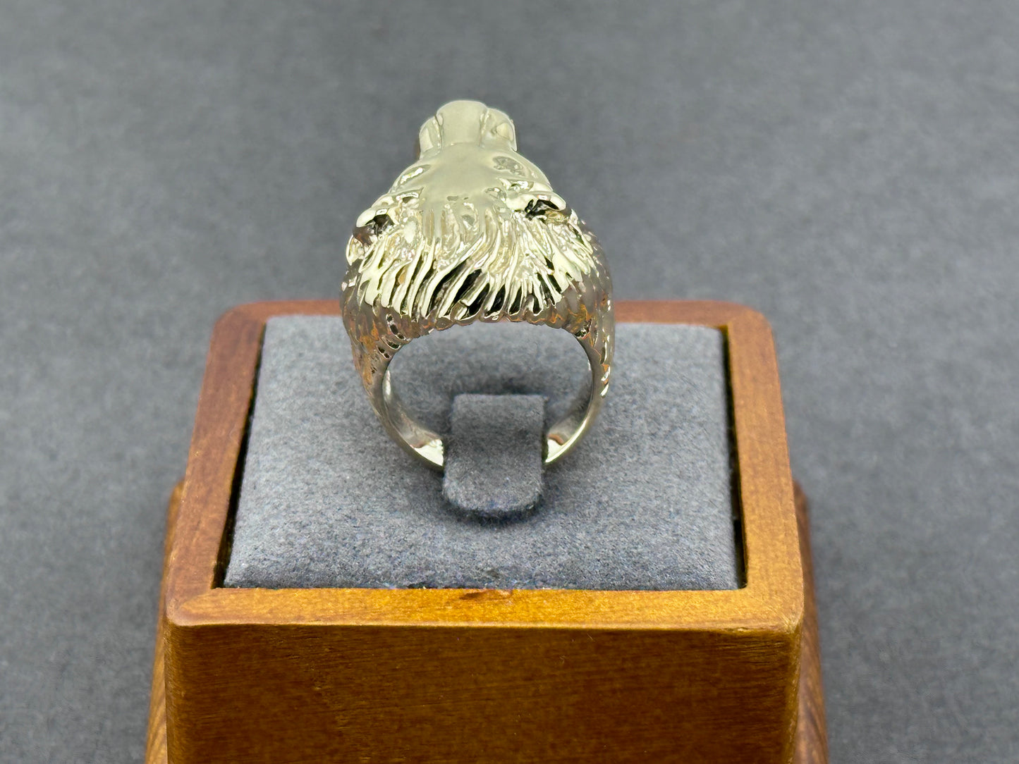 Anillo León Rugiente en Oro